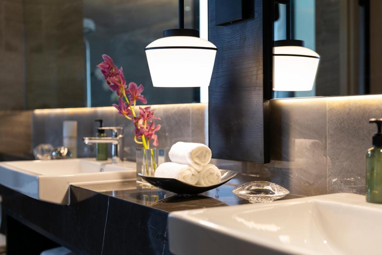 Ascott Thonglor Bangkok - SHA Plus Certified Kültér fotó Bathroom