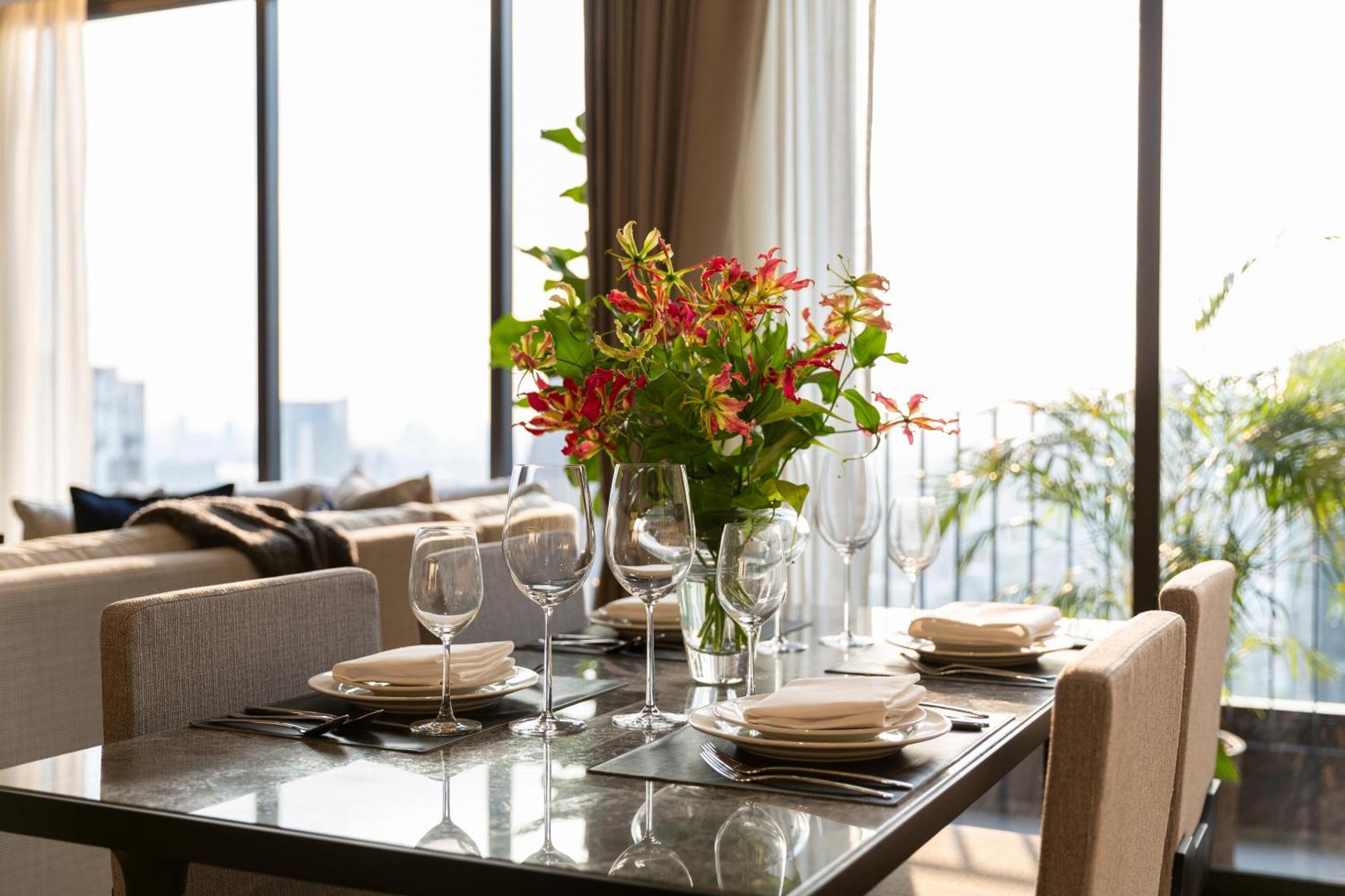 Ascott Thonglor Bangkok - SHA Plus Certified Kültér fotó A dining room