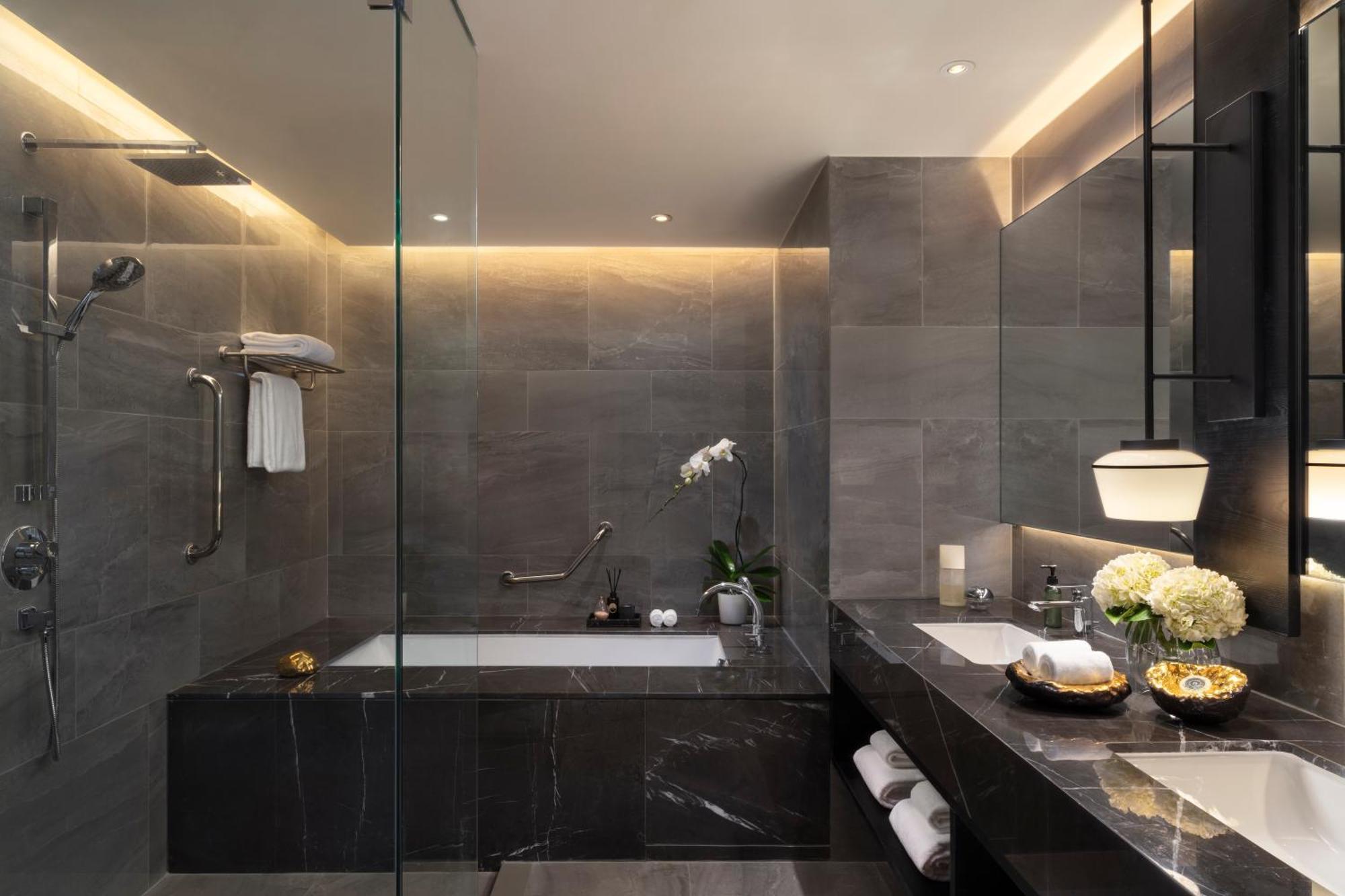 Ascott Thonglor Bangkok - SHA Plus Certified Kültér fotó Bathroom