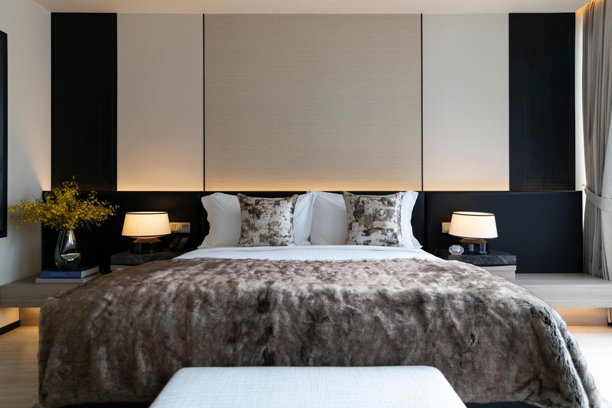 Ascott Thonglor Bangkok - SHA Plus Certified Kültér fotó A bedroom at The Hari