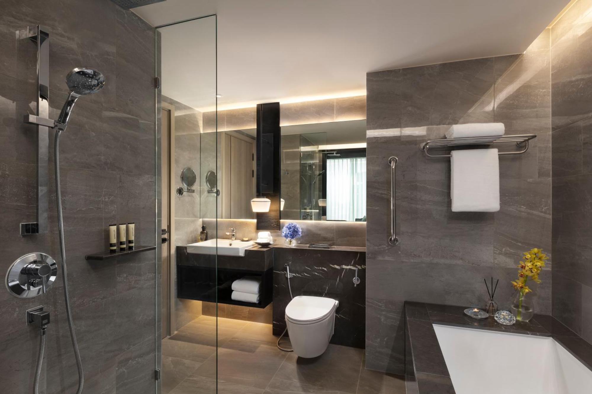 Ascott Thonglor Bangkok - SHA Plus Certified Kültér fotó Bathroom